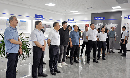 青岛市政协副主席薄涛一行莅临BBIN宝盈集团集团，共探大健康创新前沿
